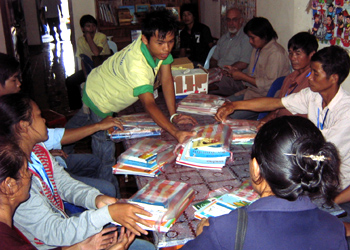 A group of village librarians visits Luang Prabang for a 1-day workshop